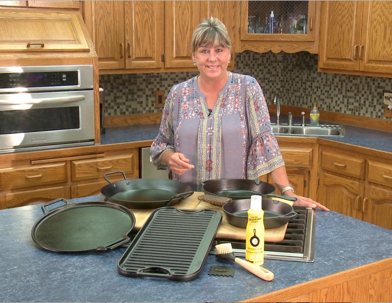 https://www.winkelman.com/wp-content/uploads/2017/11/Kris_Winkelman_Lodge_Cast_iron_Cookware.jpg